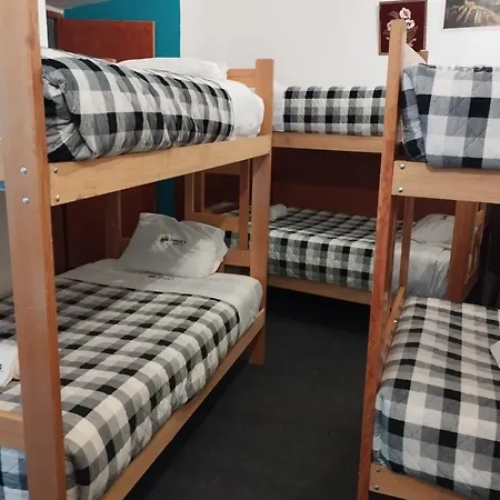Zarate\'S Hostel