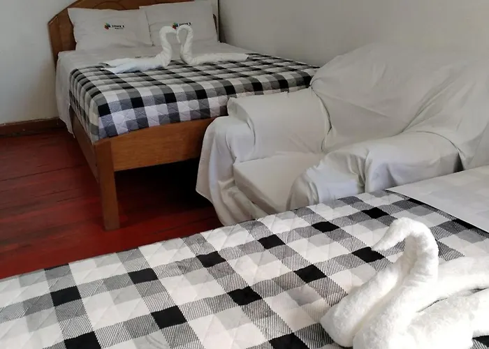 Zarate's Bed & Breakfast *